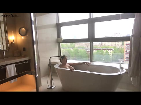 ❤️ عزیزم فوق العاده با شور و شوق بیدمشک خود را در حمام تکان می دهد ️❌ ویدیو پورنو در پورنو fa.sexflashgame.ru ☑